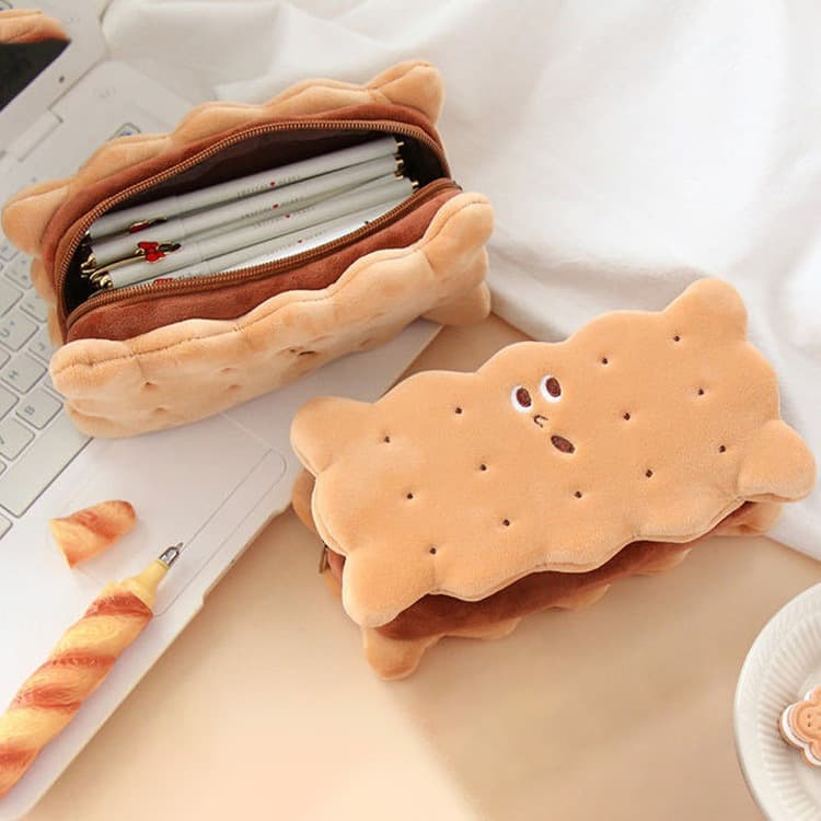 Estuche de peluche con diseño de galleta