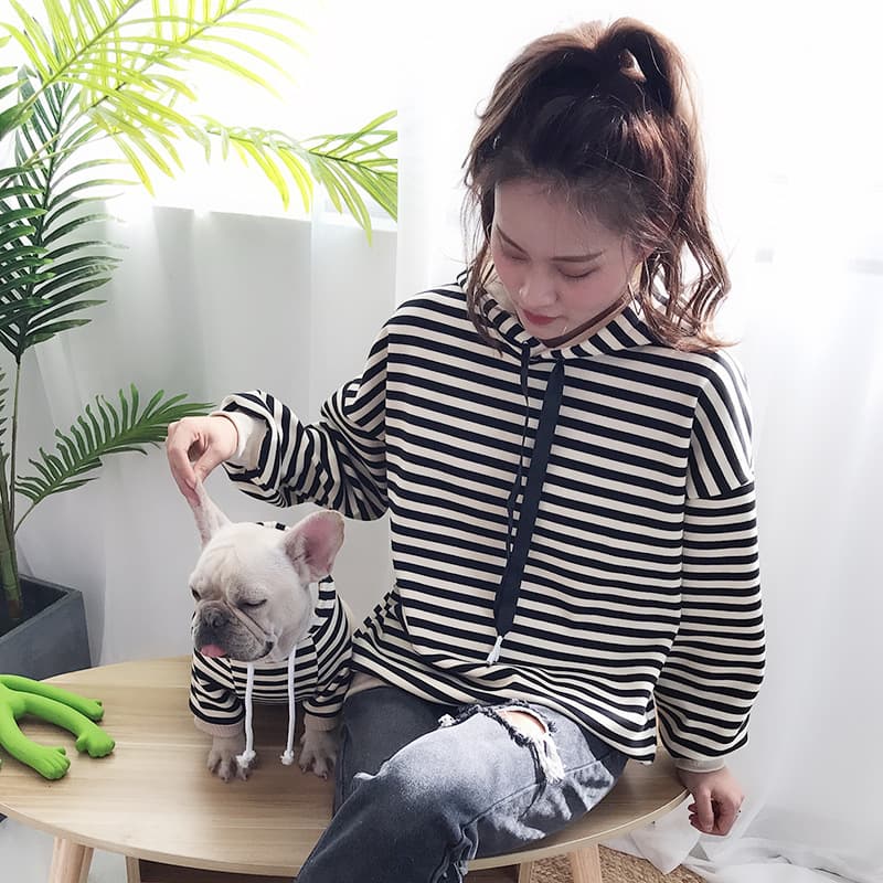 Camiseta con capucha para perro y dueño